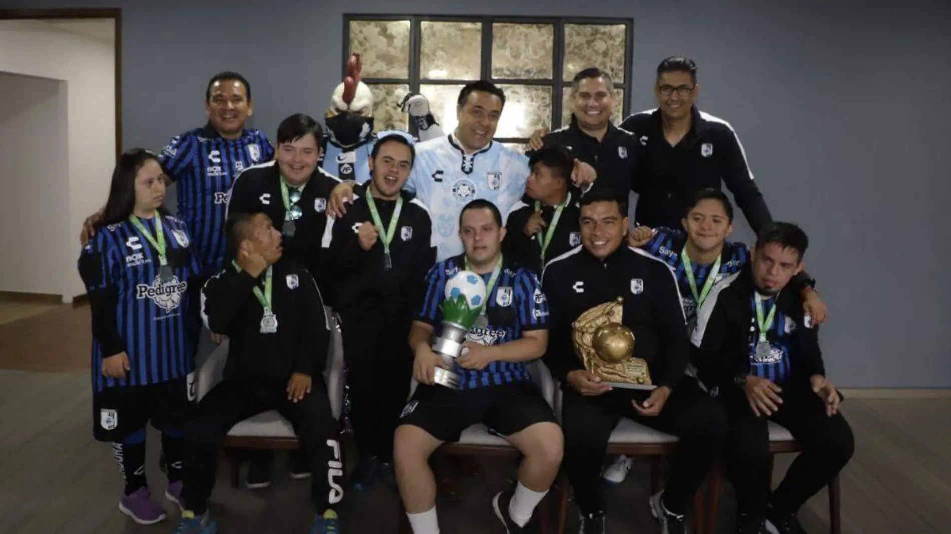 Nava jugadores gallos 1